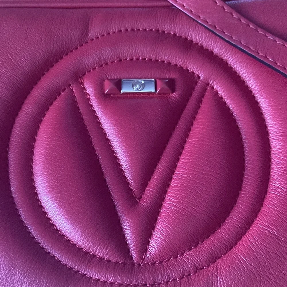 Mia Signature Leather Crossbody Bag Valentino by Mario Valentino. - Picture 3 of 8